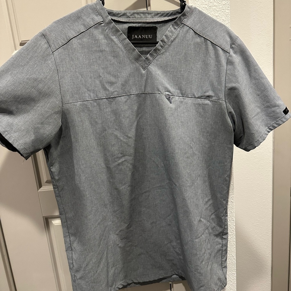 Men’s Tailor Fit Jaanuu Scrubs